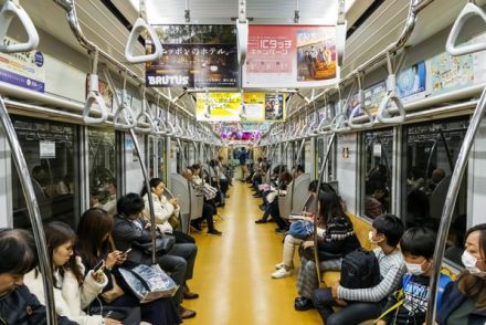 「無意識にやってたかも？」電車内でのあるマナー⇒その状況に「そこに立つ時は気を使います」と共感の声も