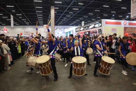 和太鼓響き「日本祭り」　世界最大規模、開幕　ブラジル