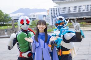 松本麗世、仮面ライダーマジェードに変身で故郷に錦「本当にうれしい」　『THE 仮面ライダー展』鹿児島で「桜島1号」展示