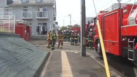 泉区長命ヶ丘のアパートで火災「黒い煙が充満」部屋の住人から通報　けが人なし〈仙台〉