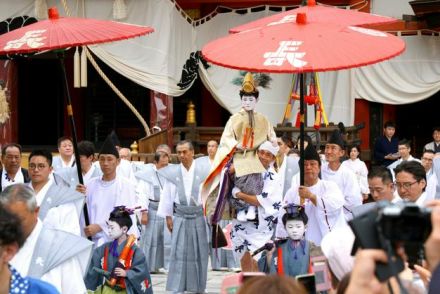 祇園祭・長刀鉾の稚児「神の使い」に　十万石の大名と同格の位授かる