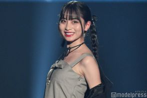 TikTokでバズるなっちー、ジャケットから美肩チラリ 赤リップ姿がキュート【TGC松山2024】