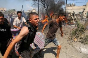 ガザ南部ハンユニスでイスラエル軍の空爆　71人死亡、289人けが