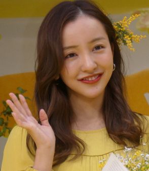 板野友美　前田敦子との合同誕生日会報告「19年間変わらない関係　だいすきな人」に「素敵すぎる」の声