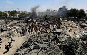 ガザ南部に空爆、71人死亡　標的はハマス軍事部門トップか