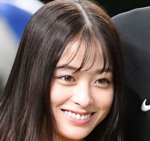 「大人のお姉さん」25歳橋本環奈のゴージャスな微笑みが大反響「自信と内面の美しさ溢れる輝き」「ため息でてまうなぁ」