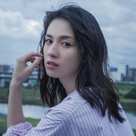 「10年ぶり?」31歳女優がバッサリ、ショートヘアで雰囲気一変「思い切ったねぇ」「透明感の塊ですね」「幼く見えますね」