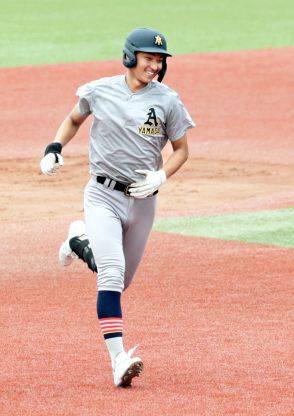 【高校野球】青森山田・蝦名翔人が高校通算８号のソロを放つ