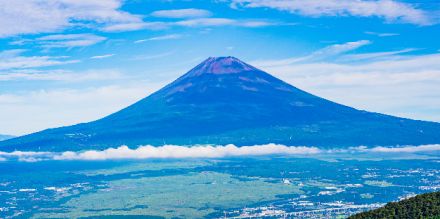 富士山“開山から2日”で「死者3名」の昨年越え…規制ない“静岡県側”に「弾丸登山者」がなだれ込む懸念は？