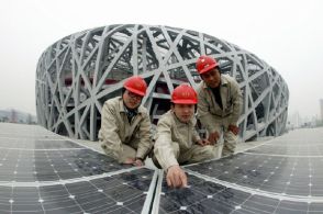 中国の太陽光と風力建設、圧倒的１位…世界の容量の３分の２