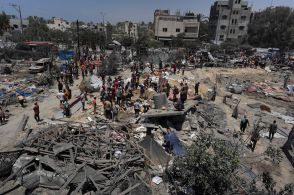 イスラエル、ハマス幹部標的に空爆 90人死亡