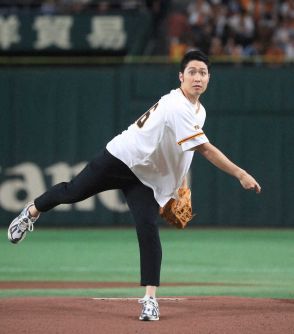 萩野公介氏が東京ドームで始球式「10点満点です」