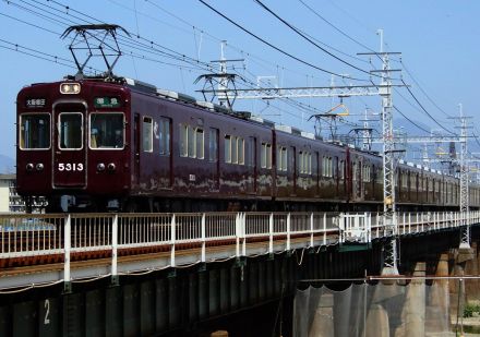 【速報】阪急の線路内に立ち入った男性、急行電車にはねられ死亡　運転見合わせで2千人に影響