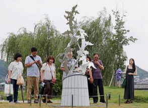 京アニファン「みんなの思い残す場所に」　京都・宇治の公園で一般公開始まる