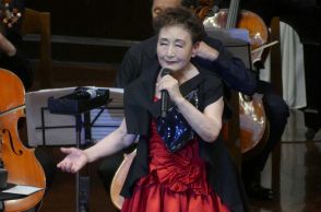 加藤登紀子が涙の熱唱　母校・東大の安田講堂で思いあふれる　60年代、激動の時代を回想