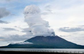 桜島が爆発、噴煙4500メートル　4000超は2月14日以来　鹿児島市