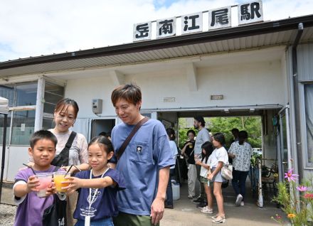 米糀　終着駅の“味”に深み　富士・岳南江尾に専門店　元駅務室活用　スイーツや甘酒