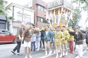 勘三郎さんの遺影乗せ　みこし松本の中心市街地練る　松深会