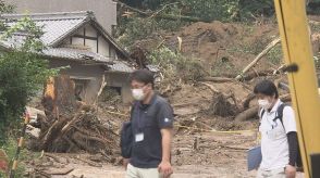 愛媛・松山城の城山土砂崩れ　現場では雨脚強まる時間も「3日間で道路上の土砂は撤去したい」土砂の撤去や道路の復旧作業続く