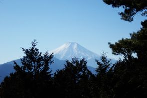 富士山の眺望には難ありの十番山頂「九鬼山」、天狗岩からの富士の絶景が労をねぎらうボーナス登山に！