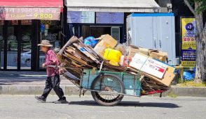 古紙回収で生計を立てているお年寄り向けにラーメン無料サービス…韓国ネット民「この店にお金を払いに行こう」