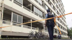 団地の廊下で高齢女性死亡…同じ階に住む30歳男が警察官の“腹を蹴り”逮捕　事情を知る可能性も意味不明な発言　　神奈川・厚木