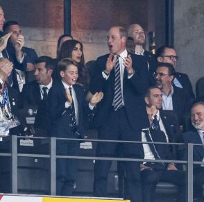 ウィリアム皇太子とジョージ王子、EURO2024決勝を観戦　シャーロット王女とルイ王子はテレビの前で応援