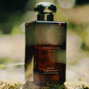 「ジョー マローン ロンドン」がヒノキ&シダーウッドの香りのフレグランスを発売　日本の森林浴に着想