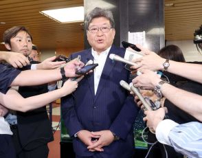 自民都連会長辞任の萩生田氏、幹部の引責を見送る立民とは一線