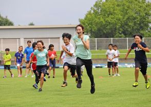 走る楽しさ体験　一関・陸上教室　福島さん（女子100メートル日本記録保持者）指導