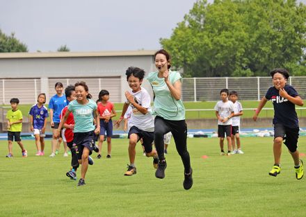 走る楽しさ体験　一関・陸上教室　福島さん（女子100メートル日本記録保持者）指導