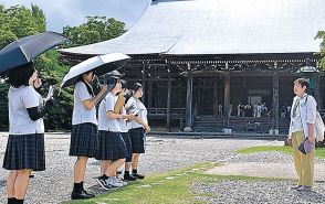 伏木高生が観光ガイドに　今秋、勝興寺で活動