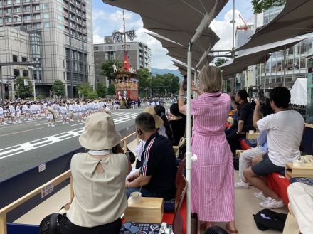 京都・祇園祭　前祭の山鉾巡行、1席15万円の「プレミアム観覧席」酒の提供なしでも埋まる