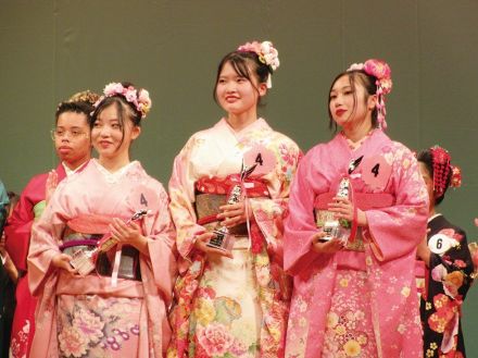 【山口県】きもの装いコンテスト世界大会へ　熊毛北高の山本さん、神足さん、亀井さん