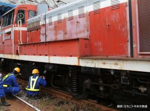 除雪作業用のディーゼル機関車が脱線　けが人なし　えちごトキめき鉄道　《新潟》