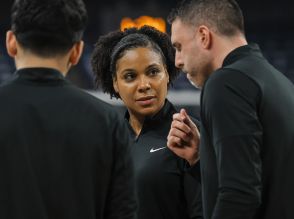 【NBA】レイカーズのアシスタントに、昨シーズンのGリーグ最優秀コーチで女性初NBAコーチ候補のハーディングが加入