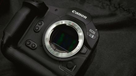 キヤノンがフラッグシップミラーレス「EOS R1」を正式発表。王者のカメラだ…！