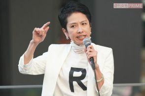 「ちゃんと剥がせ！」指摘に蓮舫は「無関係」と反論、都知事選の残痕『Rシール』の“出処”を追う