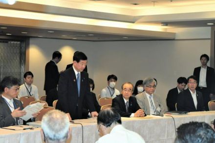 新たな救済策を協議へ　伊藤環境相が新潟水俣病患者らとの懇談で意向