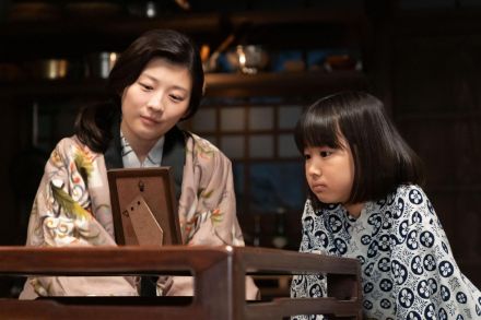 『虎に翼』第80話、寅子（伊藤沙莉）が優未（竹澤咲子）に優三（仲野太賀）の話を決意