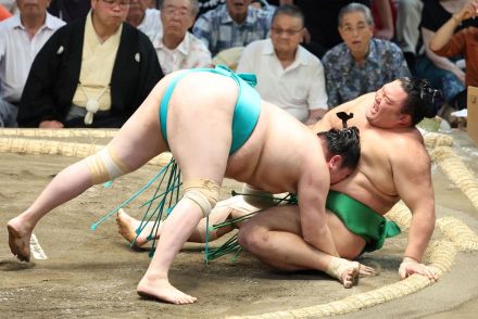 【名古屋場所】朝乃山が「左膝前十字靭帯断裂」などで休場　２か月の加療見込み