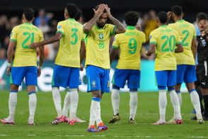 W杯予選でもコパでもサッカー王国は低調のまま……　ブラジル復活の鍵を握るのはエースとベテランの存在か