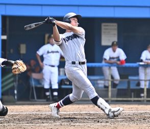 横浜が５回コールドの圧勝で８強入り一番乗り　２年生主将・阿部は４安打５打点の活躍／神奈川