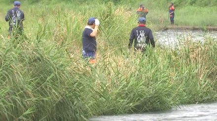 川岸で男性の遺体発見　行方不明の60代男性か　身元の確認急ぐ　大分・日田市