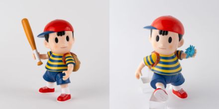 『MOTHER2』の主人公ネスが動くソフビ人形になって登場！「ふつうのバット」と「PKフラッシュ」も付属、お座りもできるフルアクション仕様で遊べるネスのおもちゃの決定版