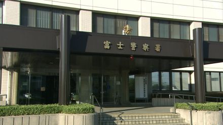 不同意わいせつの疑いで60歳の教師を逮捕…知人の30代女性の体を触る　警察は認否明らかにせず