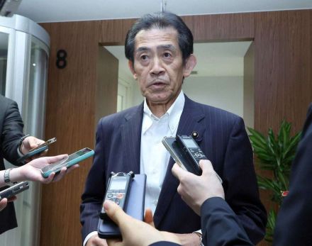 自民・逢沢氏「秋の臨時国会で公選法改正を実現したい」　ポスターや政見放送の問題受け