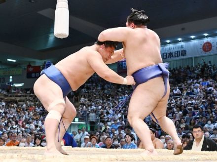 【相撲編集部が選ぶ名古屋場所５日目の一番】三役時代を思い出させる鋭い動き。返り入幕の若隆景が４連勝！