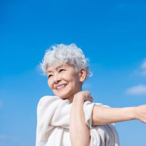 【今日からできる健康法】認知症の予防にも！「後ろ歩き」のメリットと注意すべきこと