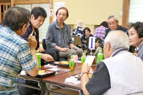 被災者と心の交流　奥州・水沢南大鐘寿推進委　演芸や会話楽しむ【岩手】